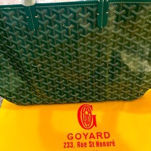 Beautiful green tote!!